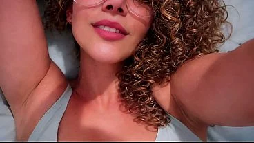 Morena Safada brasileira faz vídeo amador. Com seus grandes Peitos naturais adora ser vaqueira . Fodendo muito sem camisinha – POV