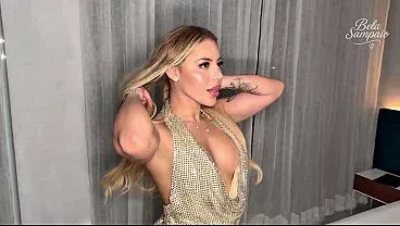 Estrangeiro dotado fode brasileira gostosa depois de conhecer o poder de uma bunda latina